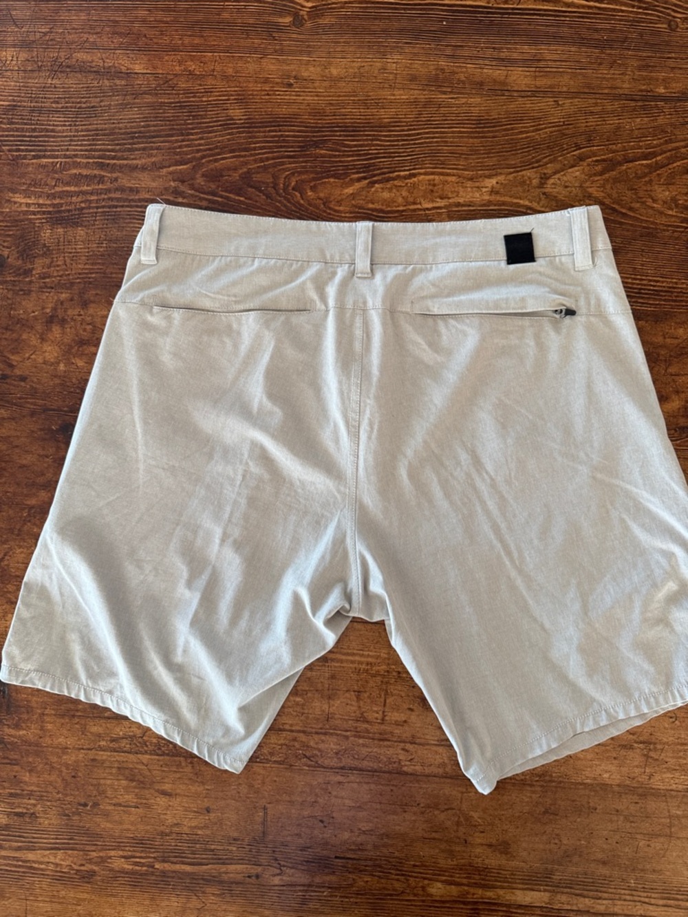 Vuori Aim Shorts 34” — Light Stone Beige Flat Front Performance Shorts - Picture 5 of 6